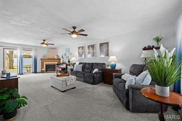 313 Old Homestead Drive, Troy, IL 62294