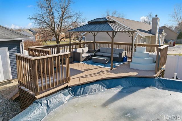 313 Old Homestead Drive, Troy, IL 62294