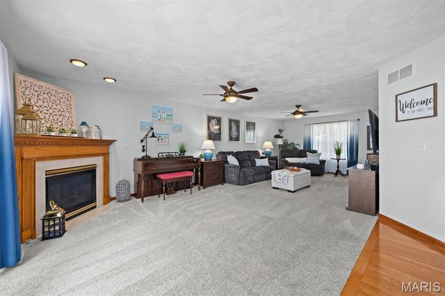 313 Old Homestead Drive, Troy, IL 62294