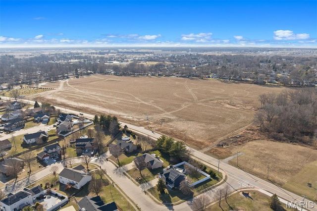 313 Old Homestead Drive, Troy, IL 62294