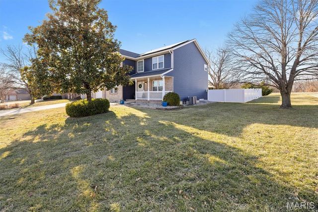 313 Old Homestead Drive, Troy, IL 62294