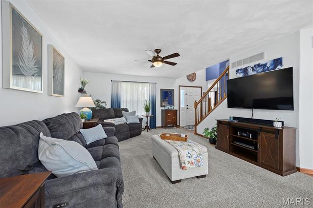 313 Old Homestead Drive, Troy, IL 62294