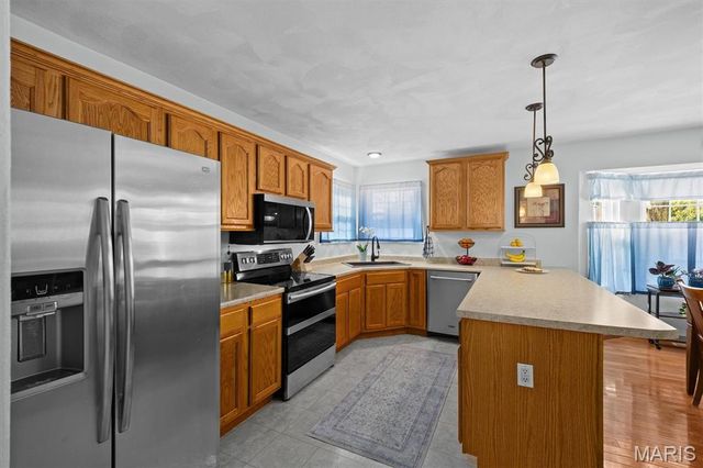 313 Old Homestead Drive, Troy, IL 62294