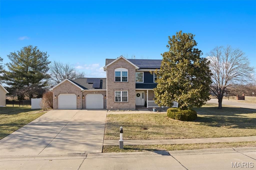 313 Old Homestead Drive, Troy, IL 62294