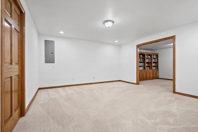 2018 BRACTON ROAD, Suamico, WI 54313