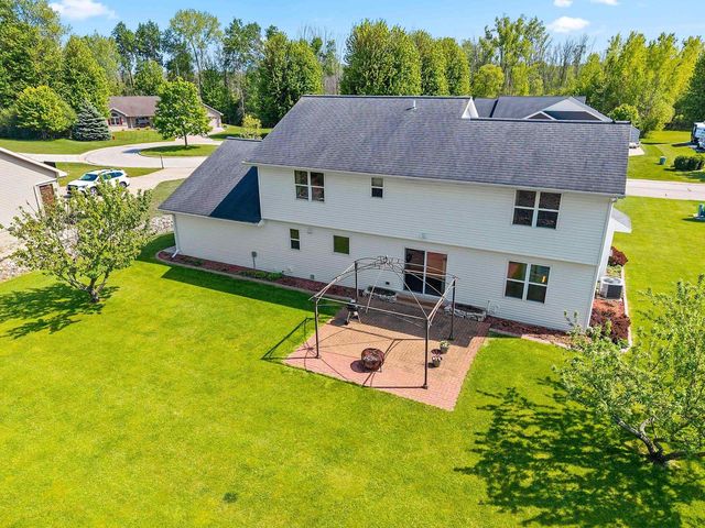 2018 BRACTON ROAD, Suamico, WI 54313