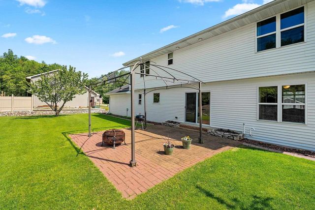 2018 BRACTON ROAD, Suamico, WI 54313