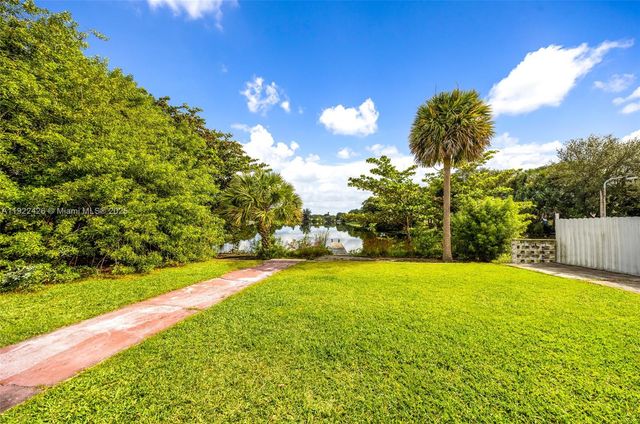 17301 NW 24th Ave, Miami Gardens, FL 33056