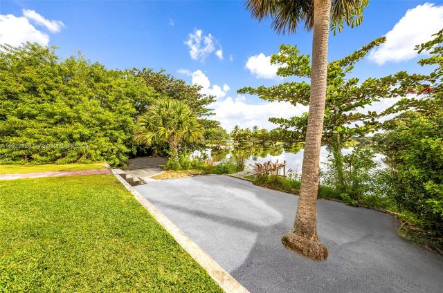 17301 NW 24th Ave, Miami Gardens, FL 33056