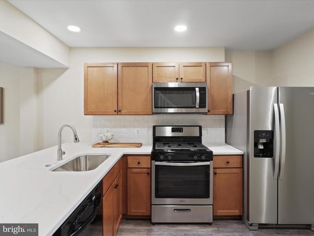 5270 MARIS AVE, Alexandria, VA 22304