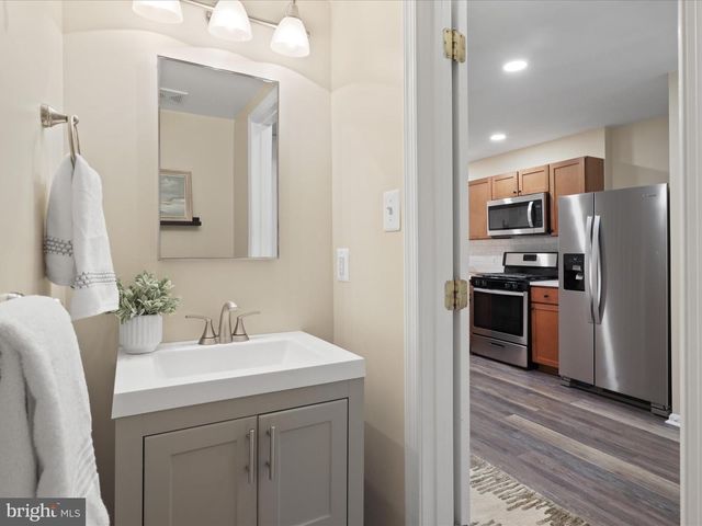 5270 MARIS AVE, Alexandria, VA 22304