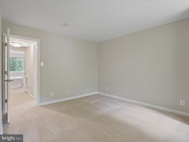 5270 MARIS AVE, Alexandria, VA 22304