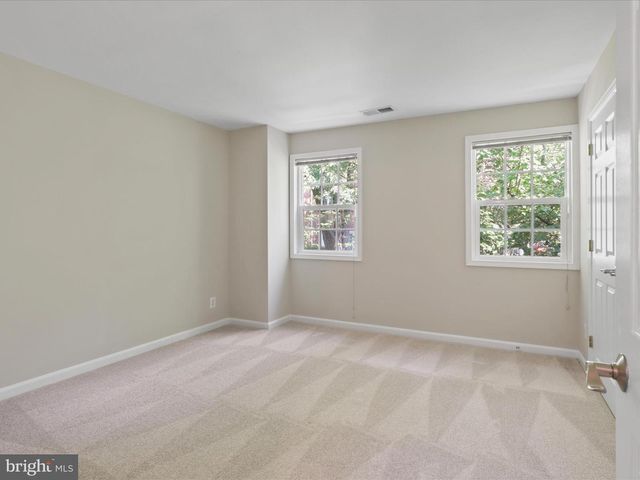 5270 MARIS AVE, Alexandria, VA 22304