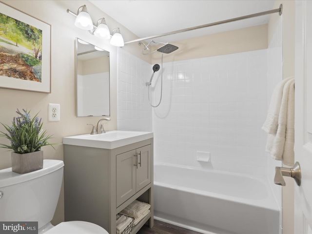 5270 MARIS AVE, Alexandria, VA 22304