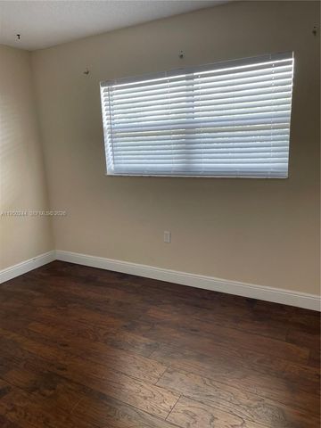 4785 SW 62nd Ave 101, Davie, FL 33314