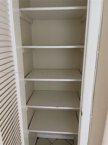 4785 SW 62nd Ave 101, Davie, FL 33314