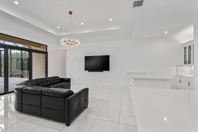 9086 Fiano Place, Boca Raton, FL 33496