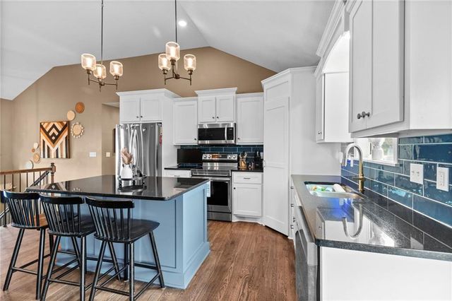 613 Dolinger Court, Trimble, MO 64492