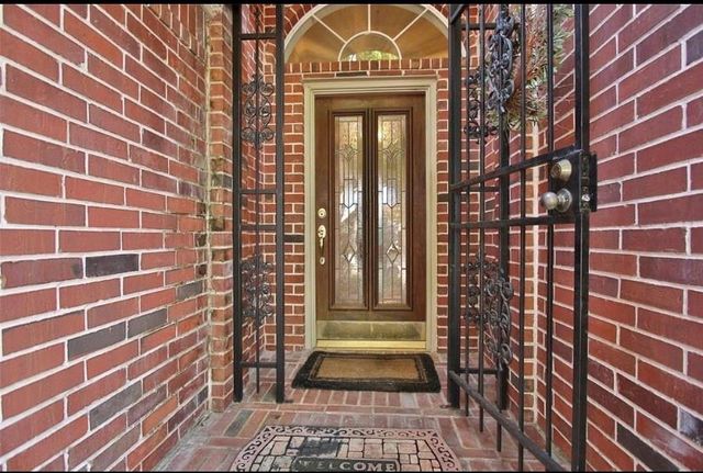 1110 Parkhaven Lane, Houston, TX 77077