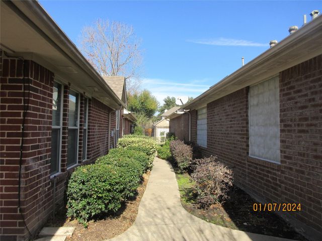 1110 Parkhaven Lane, Houston, TX 77077