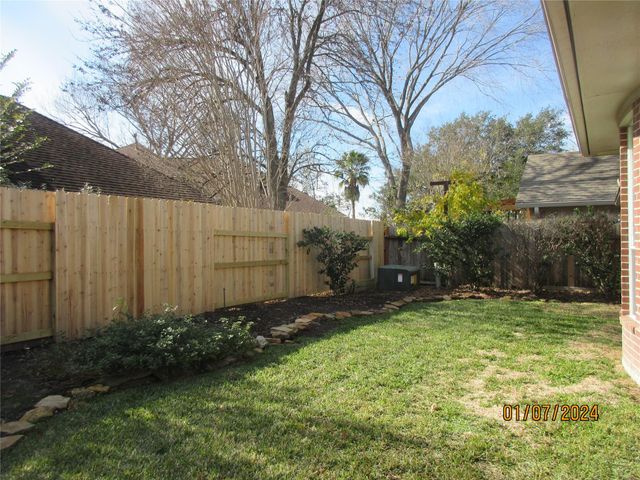 1110 Parkhaven Lane, Houston, TX 77077