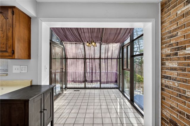 3284 Beechdale St, Brentwood, PA 15227