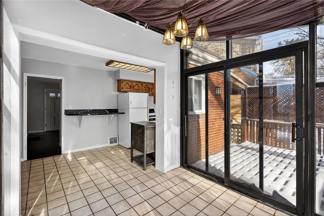 3284 Beechdale St, Brentwood, PA 15227