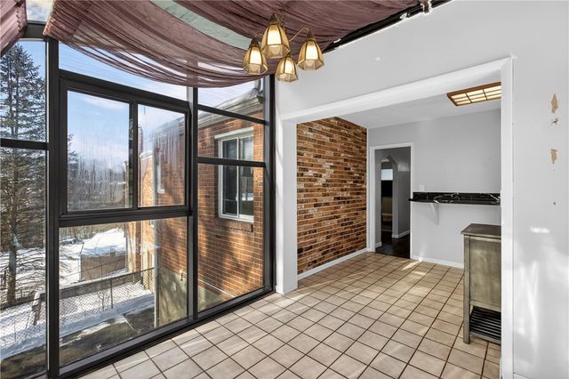 3284 Beechdale St, Brentwood, PA 15227