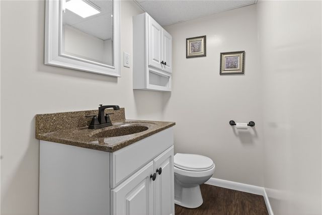 3284 Beechdale St, Brentwood, PA 15227