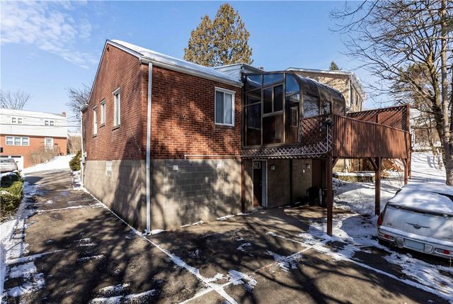 3284 Beechdale St, Brentwood, PA 15227