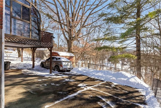 3284 Beechdale St, Brentwood, PA 15227