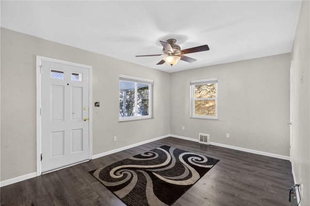 3284 Beechdale St, Brentwood, PA 15227