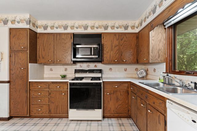 8706 Madison Avenue, Munster, IN 46321