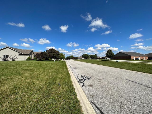 10838 Pike Street, Winfield, IN 46307