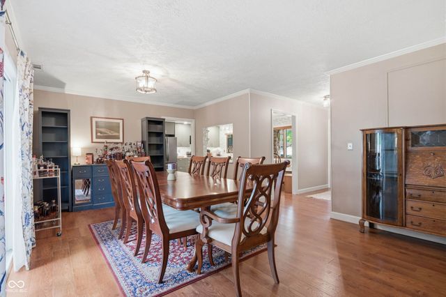 2215 W Woodmont Drive, Muncie, IN 47304