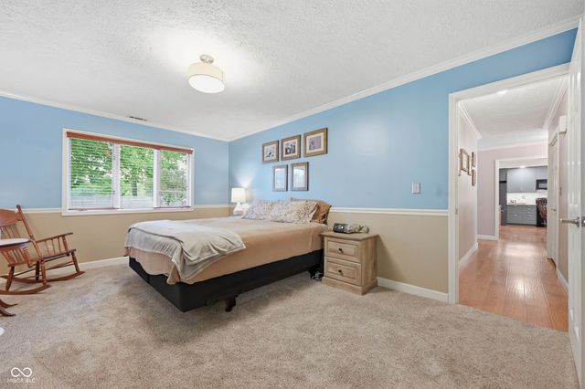 2215 W Woodmont Drive, Muncie, IN 47304