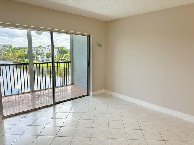 2220 N CYPRESS BEND Drive 503, Pompano Beach, FL 33069