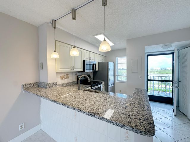 2220 N CYPRESS BEND Drive 503, Pompano Beach, FL 33069