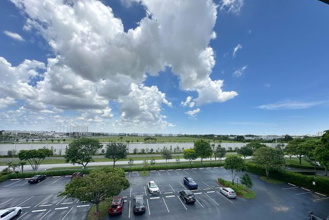 2220 N CYPRESS BEND Drive 503, Pompano Beach, FL 33069