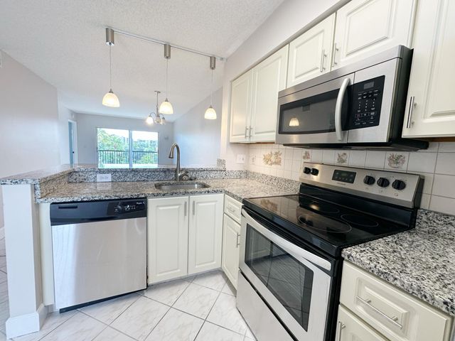 2220 N CYPRESS BEND Drive 503, Pompano Beach, FL 33069