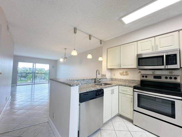 2220 N CYPRESS BEND Drive 503, Pompano Beach, FL 33069