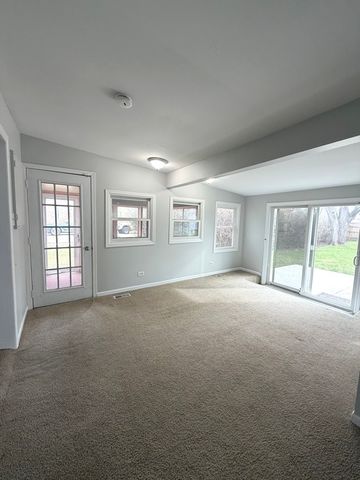 2209 DOUGLAS Avenue, Des Plaines, IL 60018