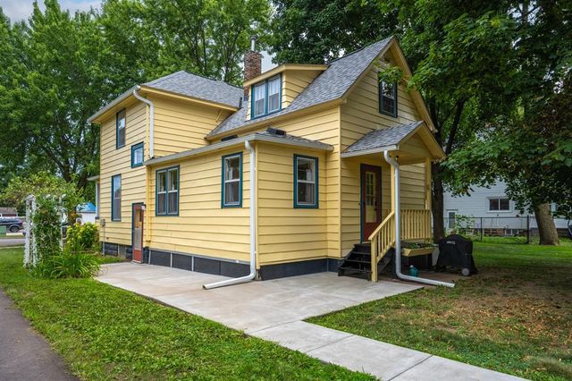235 W 3rd Street, New Richmond, WI 54017