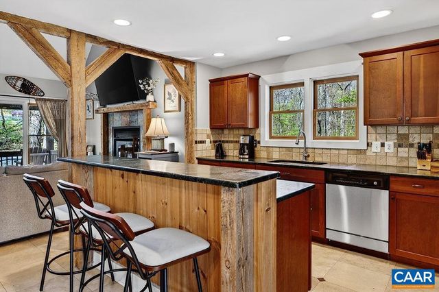 952 BLUE RIDGE DR, Wintergreen Resort, VA 22967