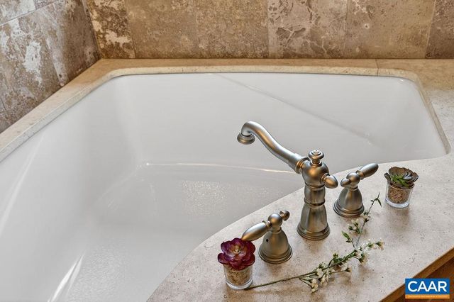 952 BLUE RIDGE DR, Wintergreen Resort, VA 22967