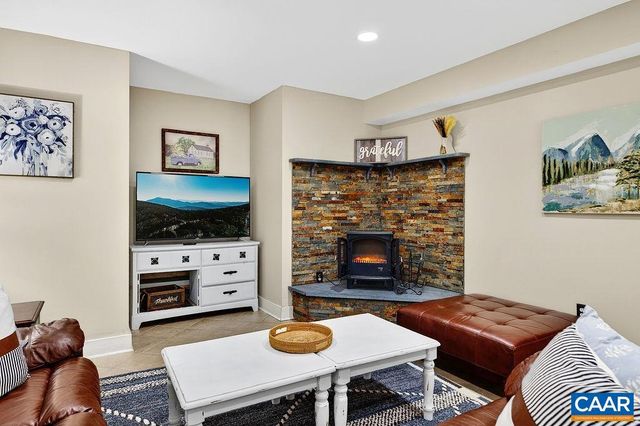 952 BLUE RIDGE DR, Wintergreen Resort, VA 22967