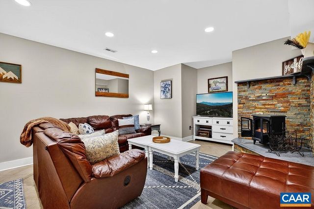 952 BLUE RIDGE DR, Wintergreen Resort, VA 22967