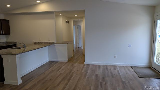 6112 Andersonville Road, Waterford Charter Township, MI 48329