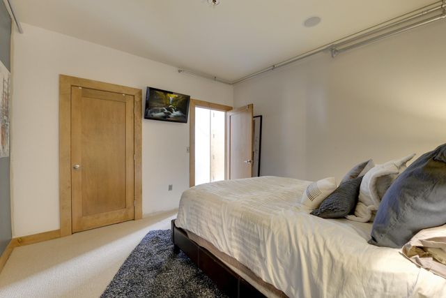 521 S 7th Street 705, Minneapolis, MN 55415