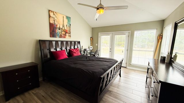 1394 Sound Retreat Drive, Navarre, FL 32566